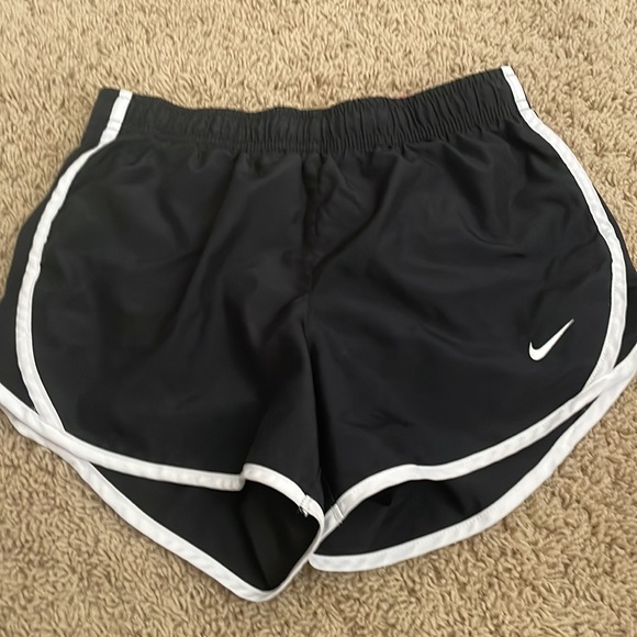 Nike shorts - Picture 7 of 8